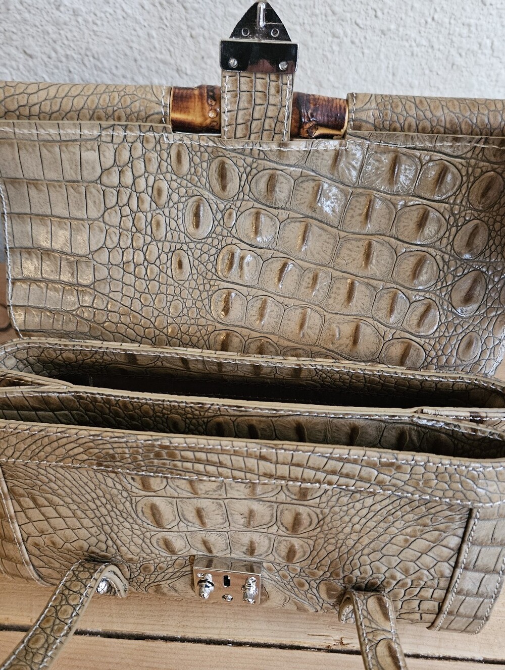 #Besso VGT Tan- Croc- Embossed Leather Bamboo Bullet Bag - Picture 7 of 9